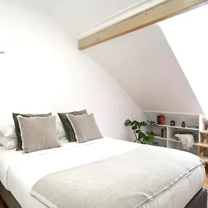 Charming Apartment- Authentic Experience In Graca Lisbon